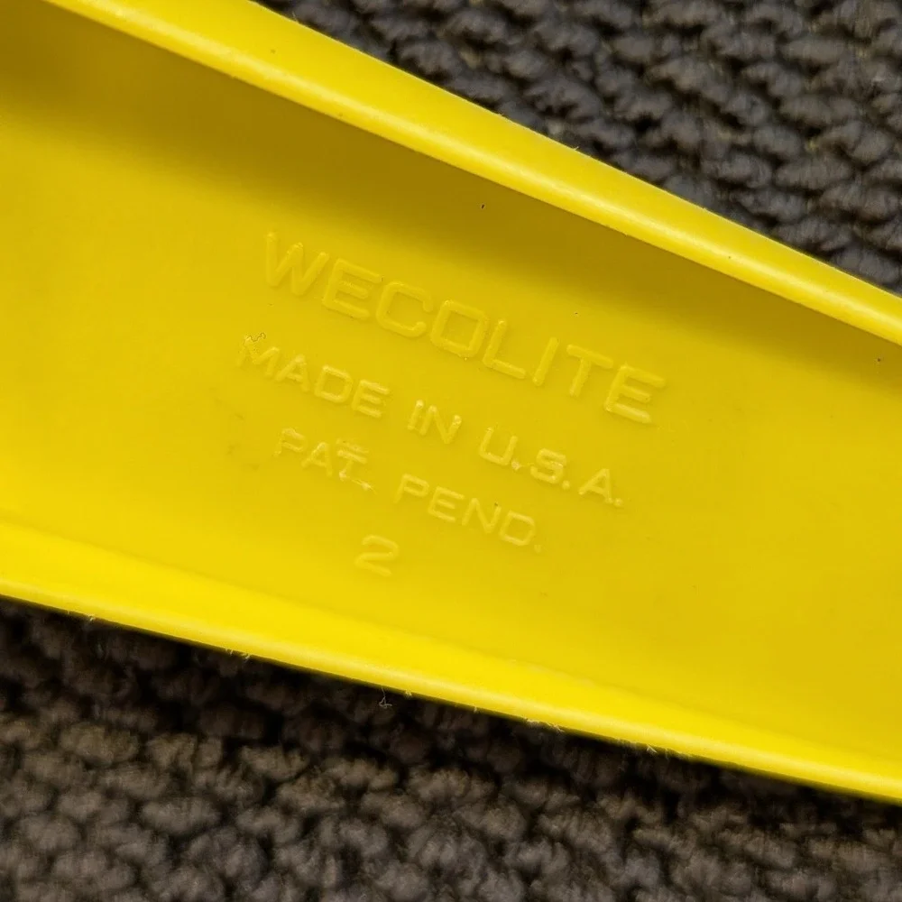 Vintage Wecolite Yellow Plastic Hand Citrus Juicer Reamer USA